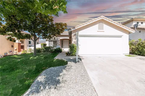 3199 Rowena Drive, Corona, CA 92882
