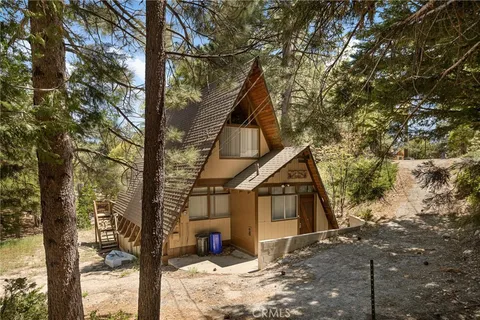 33163 Piedras Grande Drive, Green Valley Lake, CA 92341