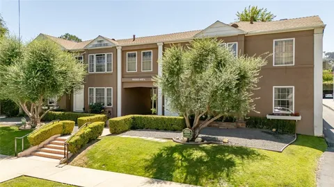 Property image - 15036 Dickens Street, Sherman Oaks, CA 91403
