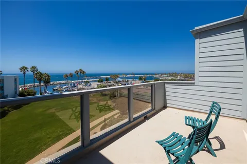 250 The Village Unit 305, Redondo Beach, CA 90277
