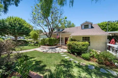 11 Dapplegray Lane, Rolling Hills Estates, CA 90274