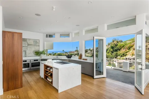 547 Temple Hills Drive, Laguna Beach, CA 92651