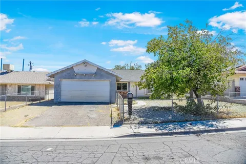 325 Mcbroom Avenue, Barstow, CA 92311