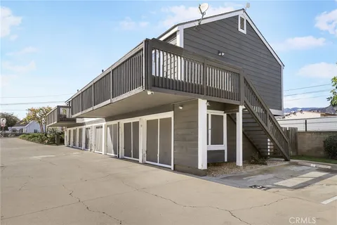 824 N Pasadena Avenue Unit 30, Azusa, CA 91702