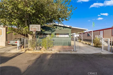 3300 15th St W, Unit 398, Rosamond, CA 93560