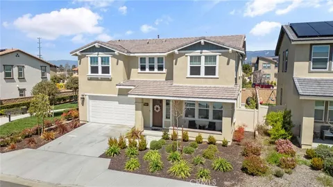 Primary image of 2118 Stone Gate Pl, Mentone, CA 92359