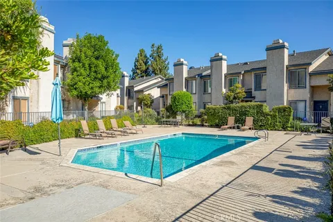 9250 Sunland Boulevard Unit 17, Sun Valley, CA 91352