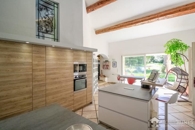 Additional image 3 of Provence-Alps-Cote d`Azur, Bouches-du-Rhône, Aix-en-Provence, France