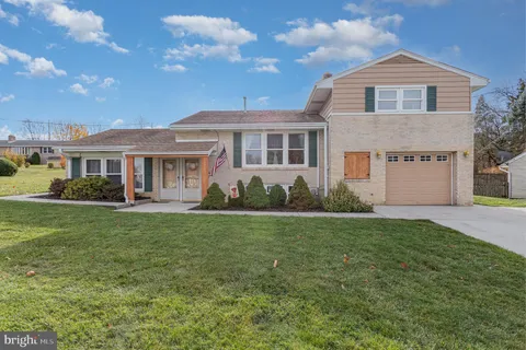 780 Hoffman Road, York, PA 17403