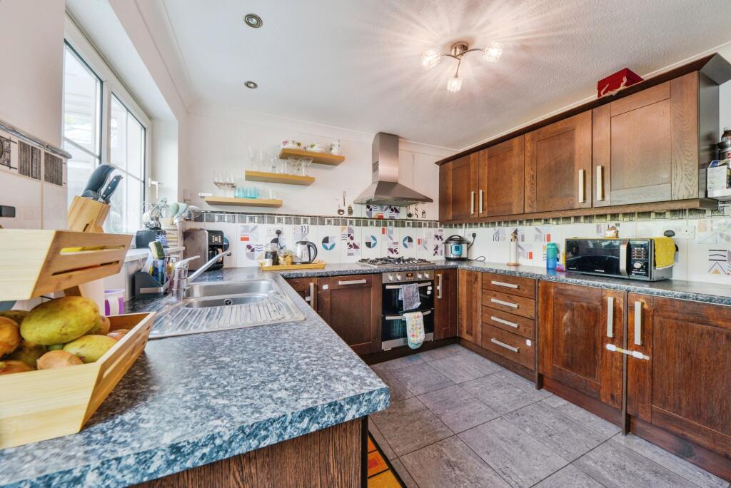 Additional image 7 of Walnut Grove, Welwyn Garden City, AL7