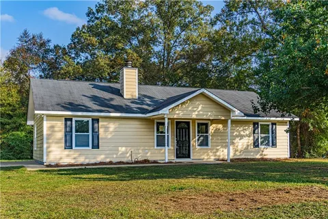 Primary image of 19 Duke Drive, Fort Mitchell, AL 36856