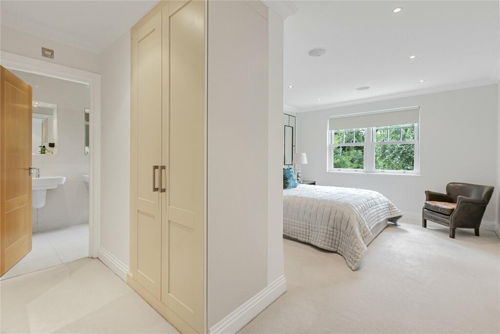 Additional image 10 of Georges Wood Road, Brookmans Park, Hertfordshire, AL9