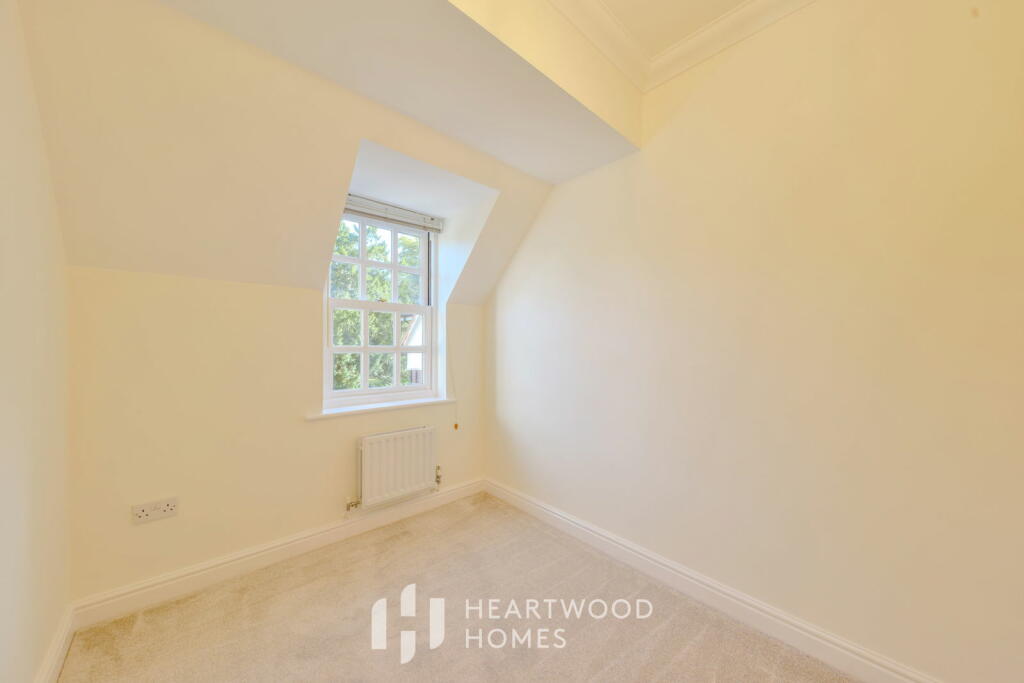 Additional image 15 of Town centre location