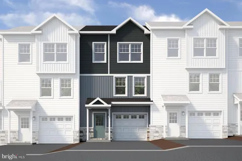 170 Highpoint Park Drive, Pleasant Gap, PA 16823