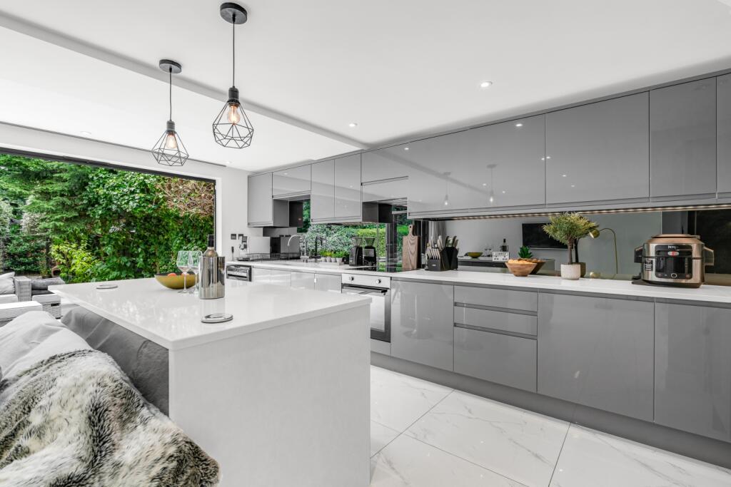 Additional image 11 of Broomhills, Welwyn Garden City, Hertfordshire, AL7