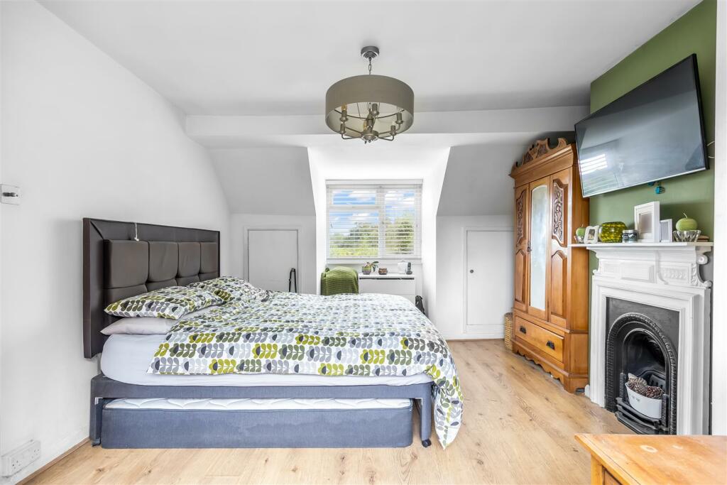 Additional image 9 of Bell Lane, Brookmans Park