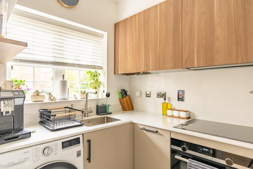 Additional image 14 of Beningfield Drive, London Colney, St. Albans, Hertfordshire, AL2