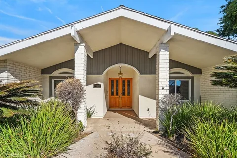 19911 Lassen Street, Chatsworth, CA 91311