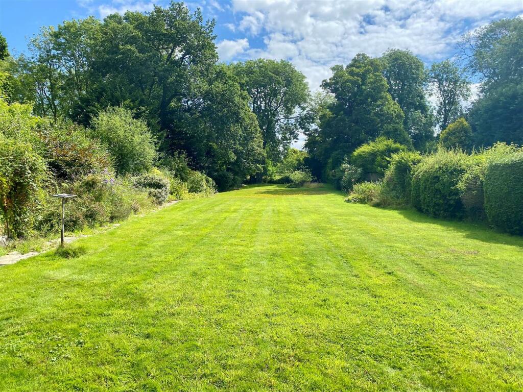 Additional image 12 of Bradmore Way, Brookmans Park