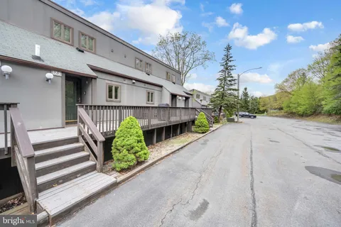 173 Upper Village Way, Tannersville, PA 18372