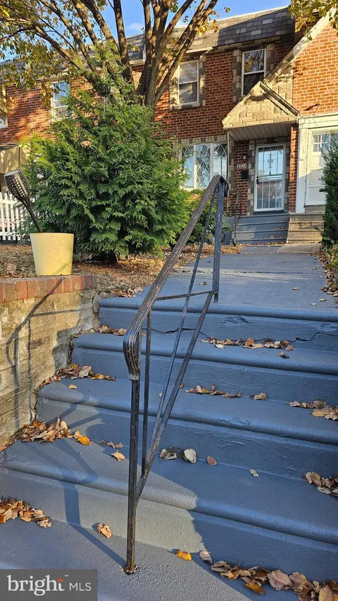 6325 Lawndale Avenue, Philadelphia, PA 19111