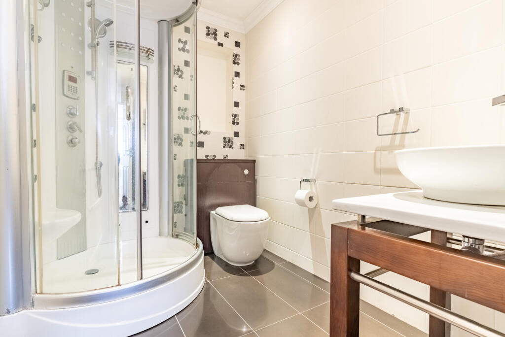 Additional image 10 of Ridgewood Drive, Harpenden, Hertfordshire, AL5