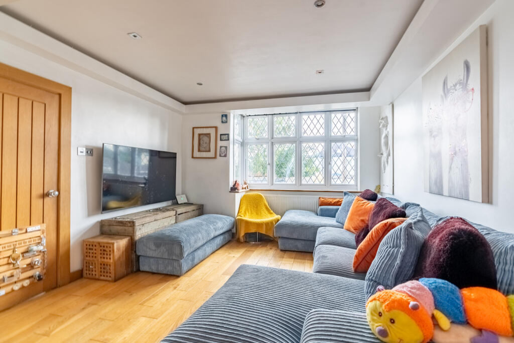 Additional image 2 of Penn Road, Park Street, St. Albans, Hertfordshire, AL2