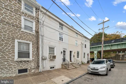 108 Roxborough Avenue, Philadelphia, PA 19127