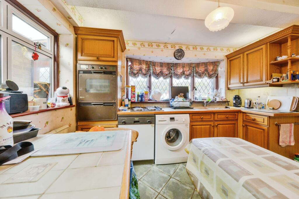 Additional image 15 of Orchard Drive, St. Albans, AL2