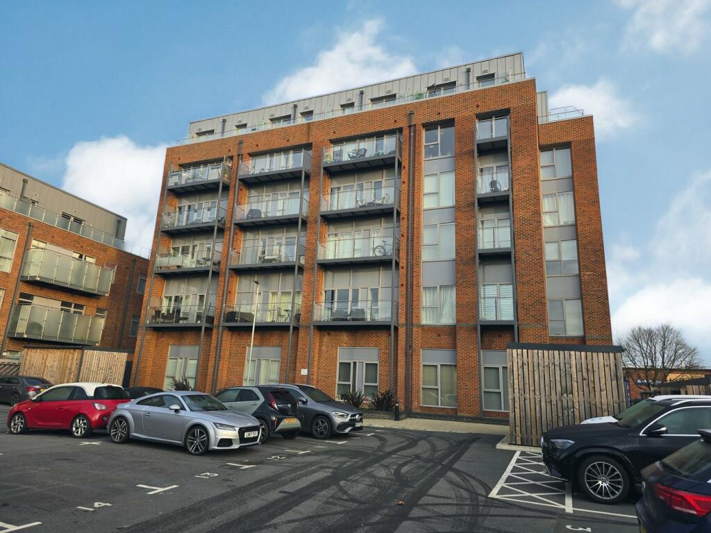 Bridge Road East, Welwyn Garden City, AL7