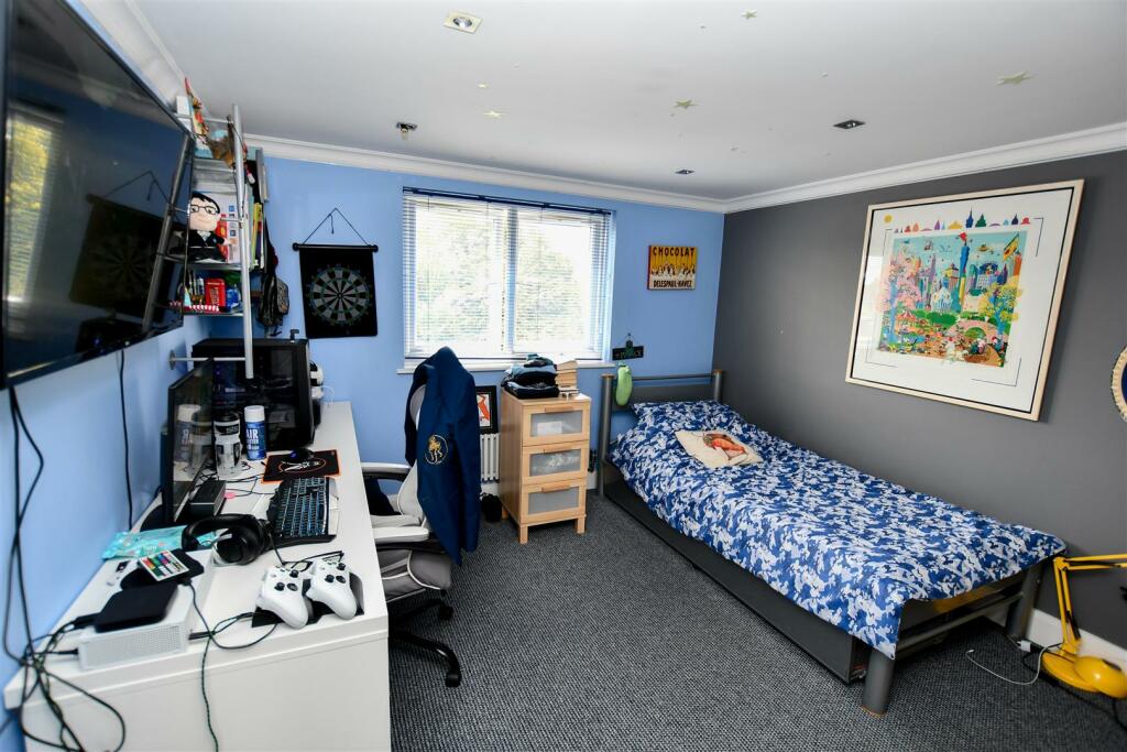 Additional image 13 of Dell Rise, Park Street, St. Albans