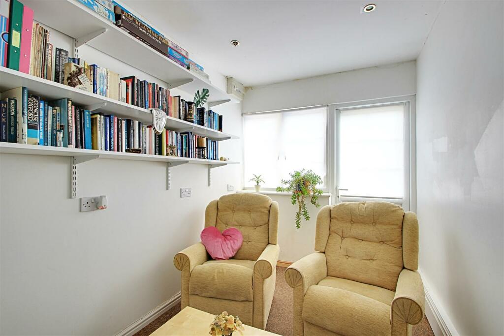 Additional image 22 of Collyer Road, London Colney, St Albans