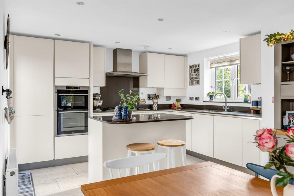 Additional image 4 of Sevenacres, Tewin