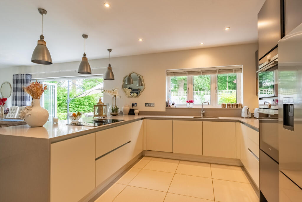 Additional image 5 of The Kestrels, Bucknalls Drive, Bricket Wood, St. Albans, AL2