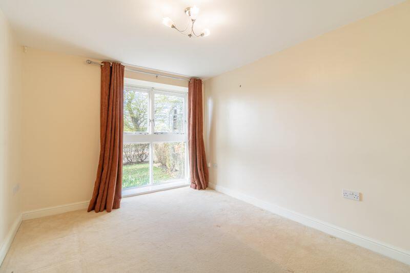 Additional image 10 of Astwick Manor, Coopers Green Lane