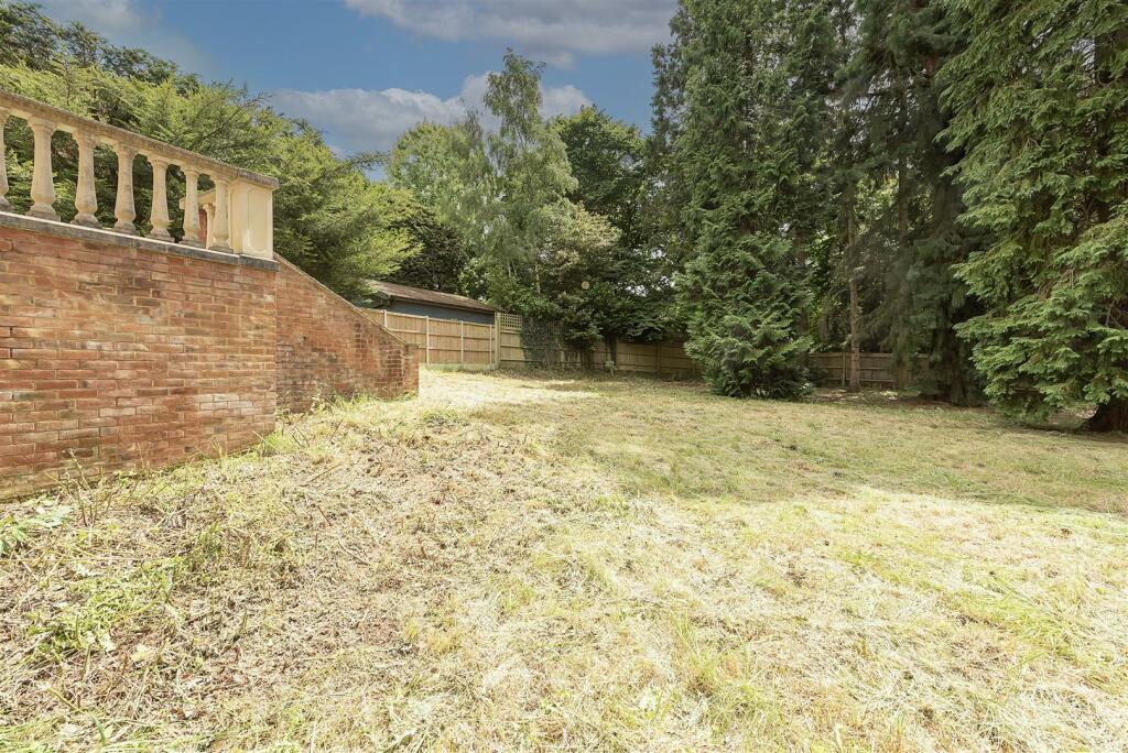 Additional image 11 of Broad Oaks Close, Harpenden