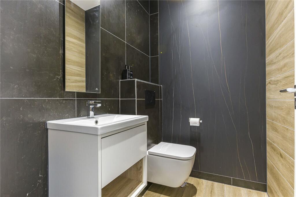 Additional image 18 of Great North Road, Brookmans Park, Hertfordshire, AL9