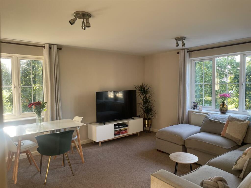 Additional image 2 of Willow House, Howlands, Welwyn Garden City AL7 4HN