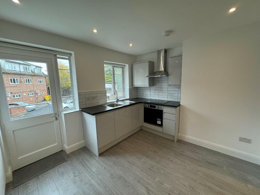 Additional image 14 of Bradmore Green, AL9