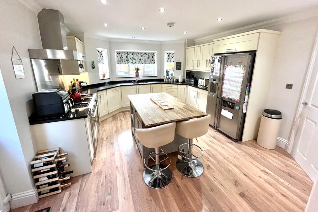 Additional image 2 of Bluebell Close, Park Street, St. Albans, Hertfordshire, AL2