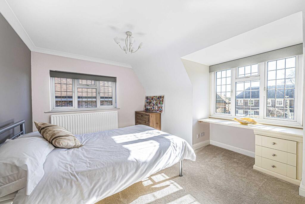 Additional image 13 of Calder Avenue, Brookmans Park, Hertfordshire, AL9