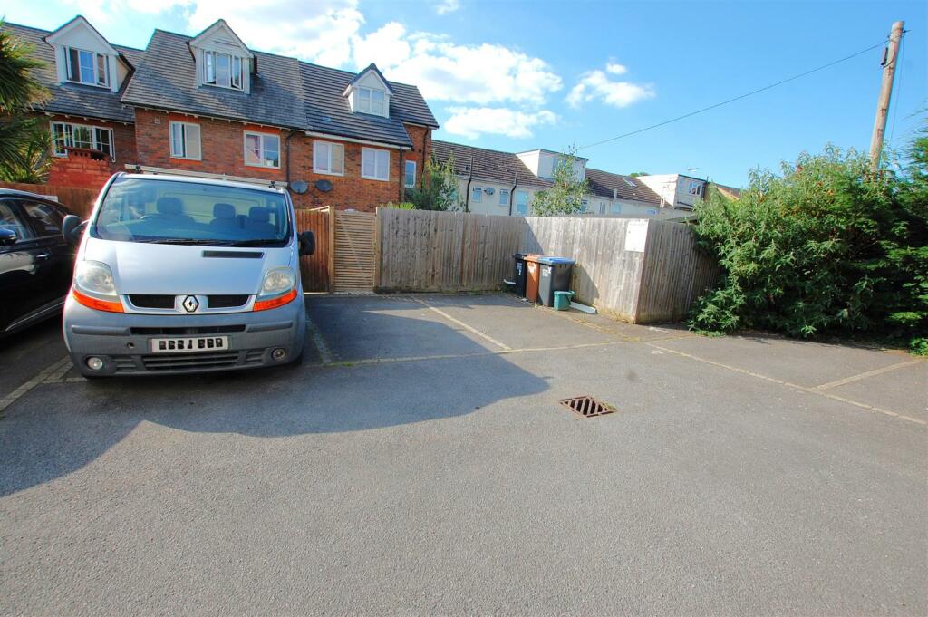 Additional image 23 of Dixons Hill Road, Welham Green