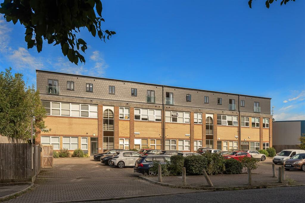 Additional image 12 of Soothouse Spring, St Albans