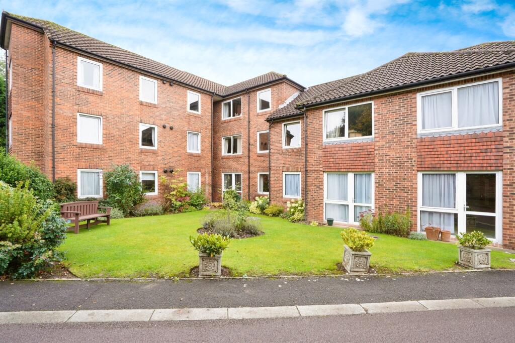 Additional image 12 of Roundwood Lane, HARPENDEN