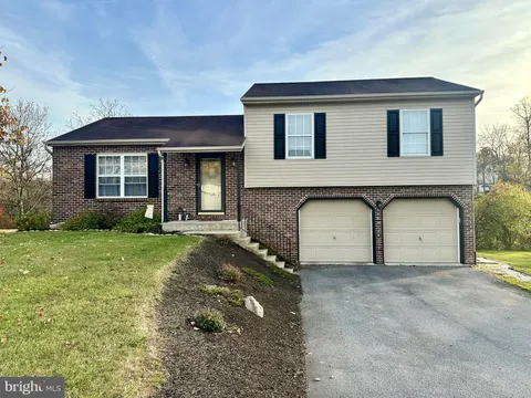 19 Winchester Circle, Lebanon, PA 17046