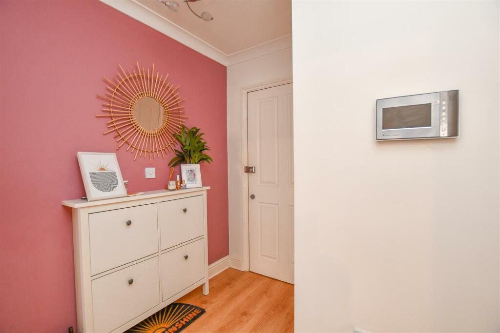 Additional image 6 of West Hall, Beningfield Drive, Napsbury Park, St Albans