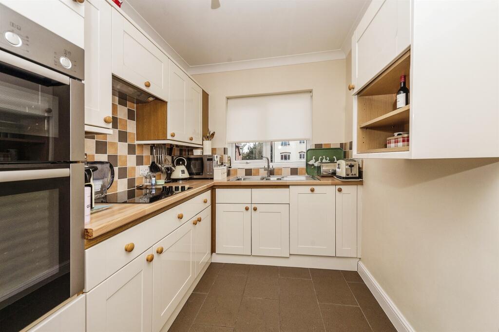 Additional image 4 of Batchwood View, St. Albans