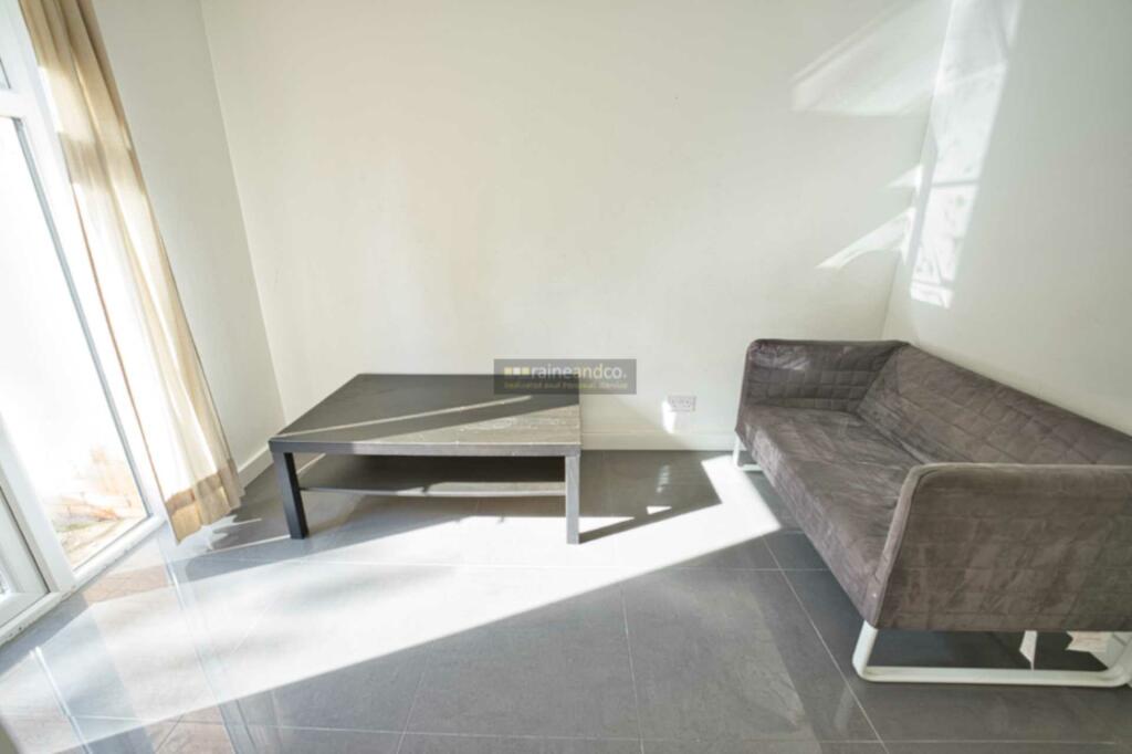 Additional image 5 of Willow Way, Hatfield