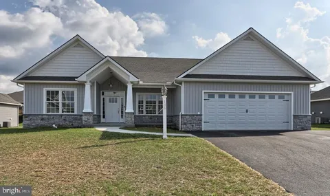018 Dream Drive, Lebanon, PA 17046