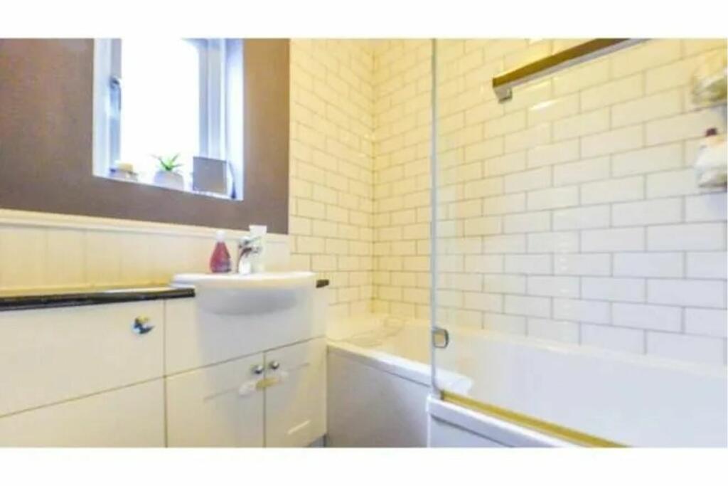 Additional image 5 of Twelve Acres, Welwyn Garden City, AL7